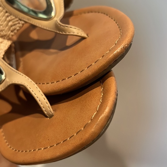 Impo Thong sandals ginger/Tan Size 6.5M - Picture 9 of 10